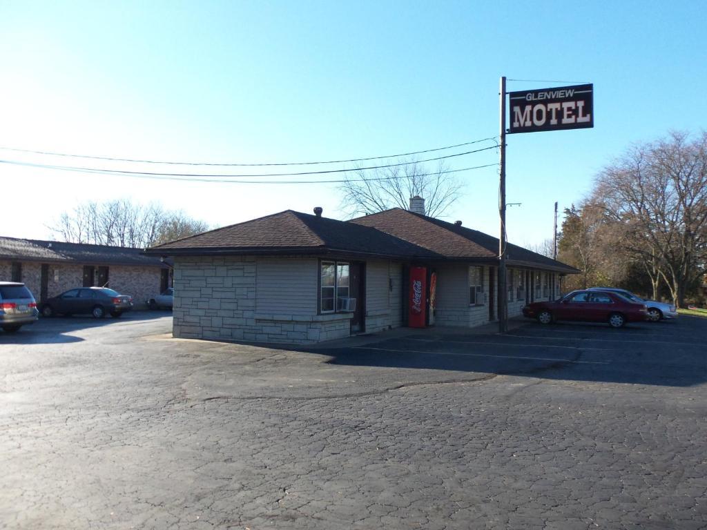 Glenview Motel Dubuque Exterior photo